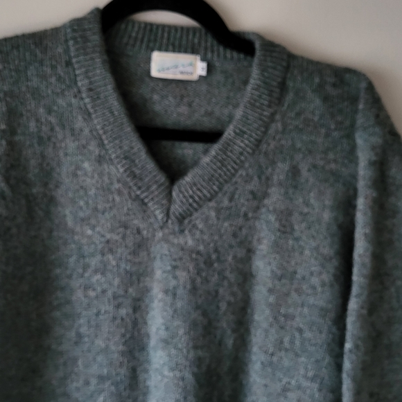 Vintage Mark Astor green grey V-neck wool blend knit pull over sweater size M - Picture 6 of 11